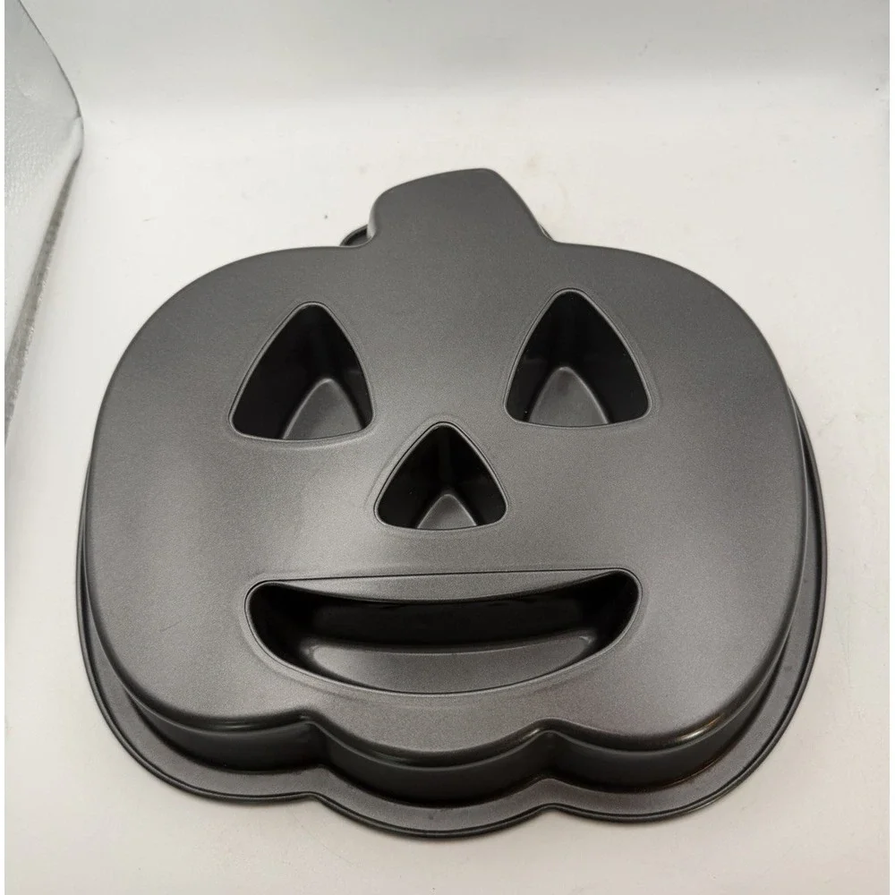 Wilton Jack O Lantern Pumpkin Cake Pan 11